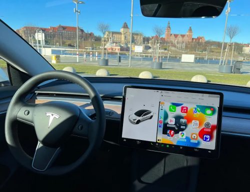 Tesla M Carplay