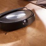 Roomba Combo J7+ Wischpad Angehoben