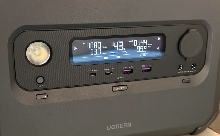Ugreen Powerroam 1200 Display