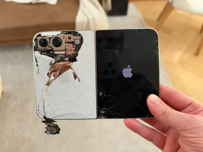 Sam Kohl zeigt sein defektes iPhone Duo Sam Kohl zeigt sein defektes iPhone Duo